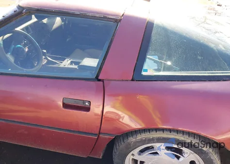 1988 Chevrolet Corvette z USA, uszkodzony, nr VIN 1G1YY2183J5100960